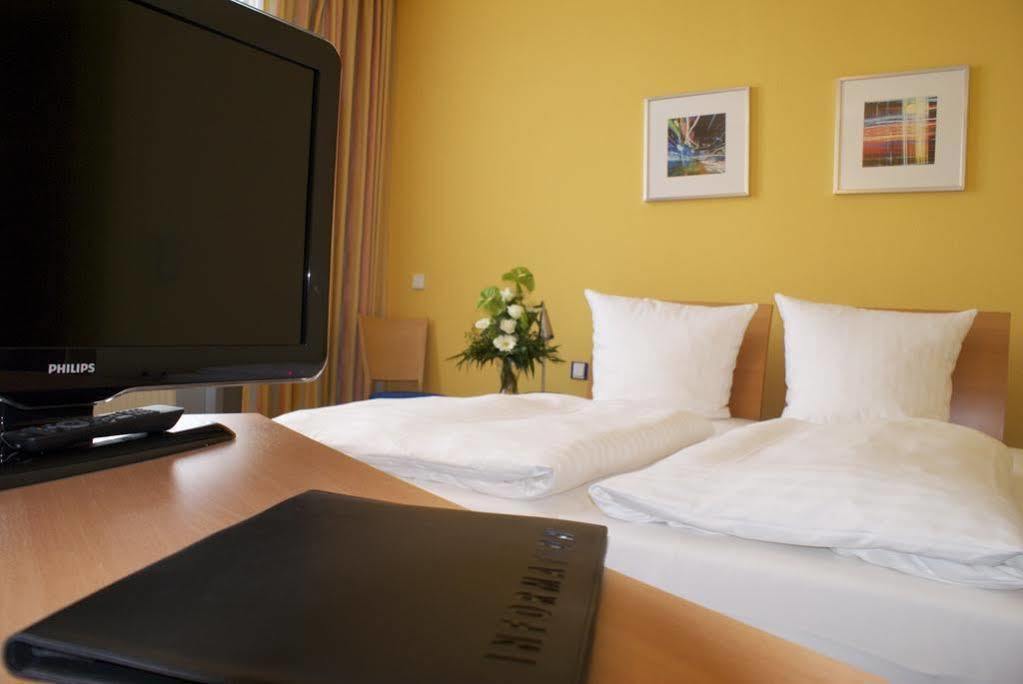 Dlrg Tagungszentrum Hotel Delphin Bad Nenndorf Exterior foto